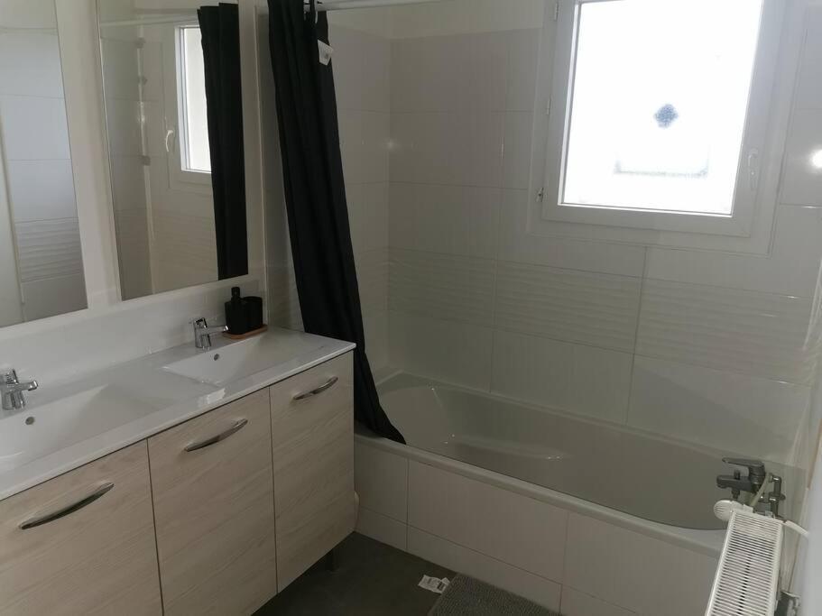 Jolie Maison Entiere Avec 3 Chambres Centre Ville Saint-Andre-de-Cubzac Ngoại thất bức ảnh